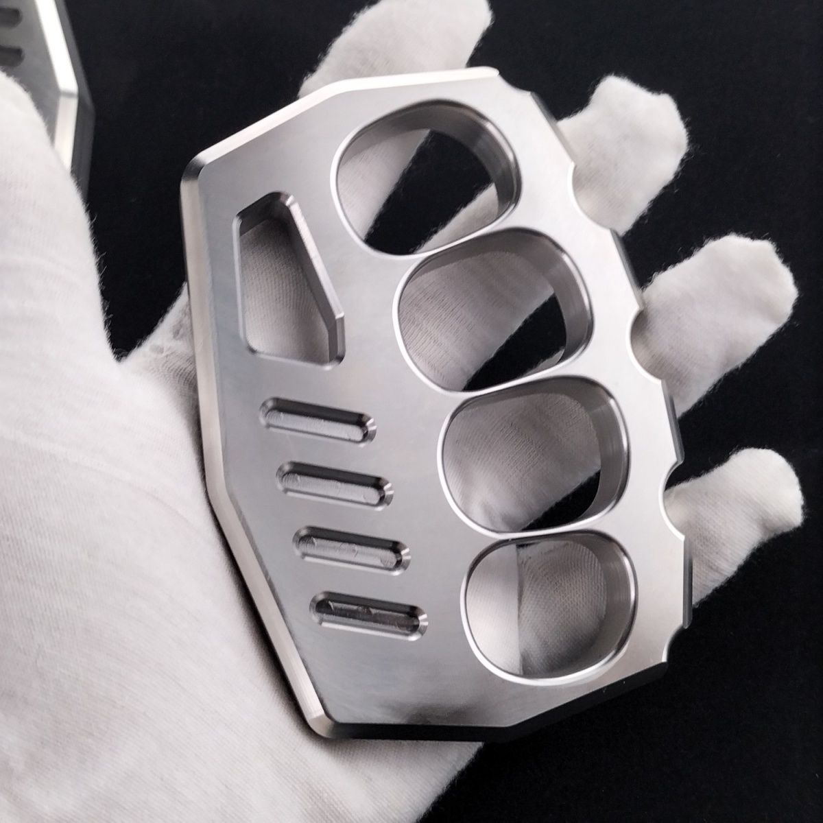 Large-Hole Rope Steel Carry Tool for Outdoor Use