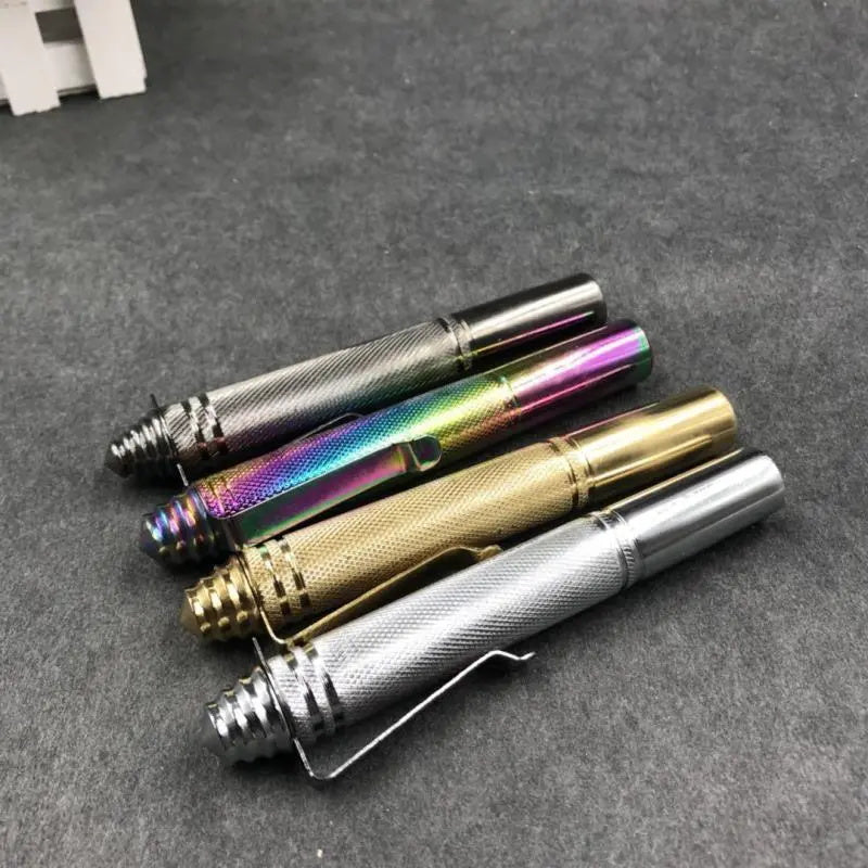 Small Expandable Tool in Pen Design