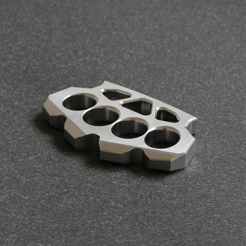 Creative Maple Leaf Style Tool in 304 Steel for Outdoor Use