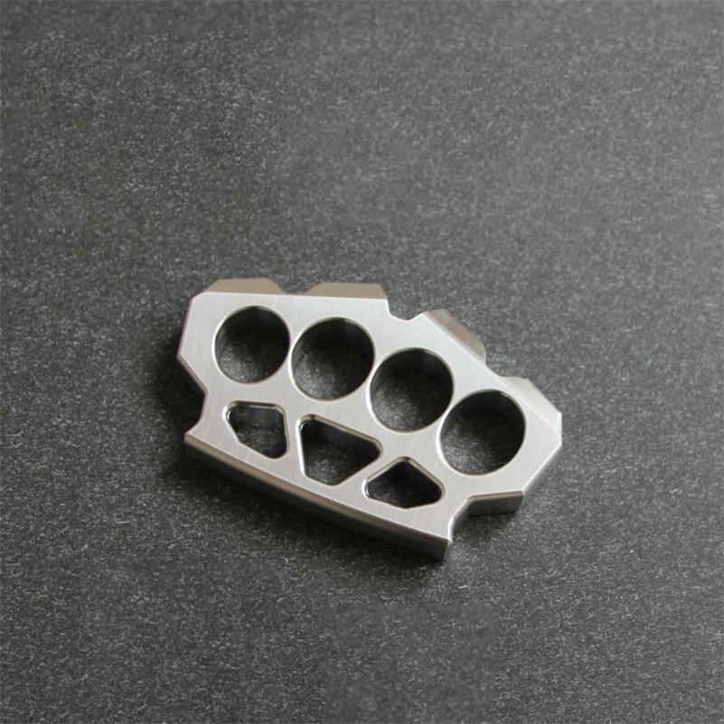 Creative Maple Leaf Style Tool in 304 Steel for Outdoor Use