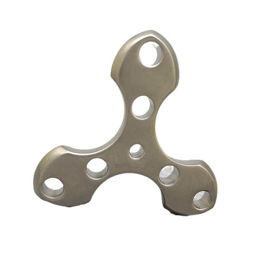 Necklace-Mounted EDC Tool Made of Titanium