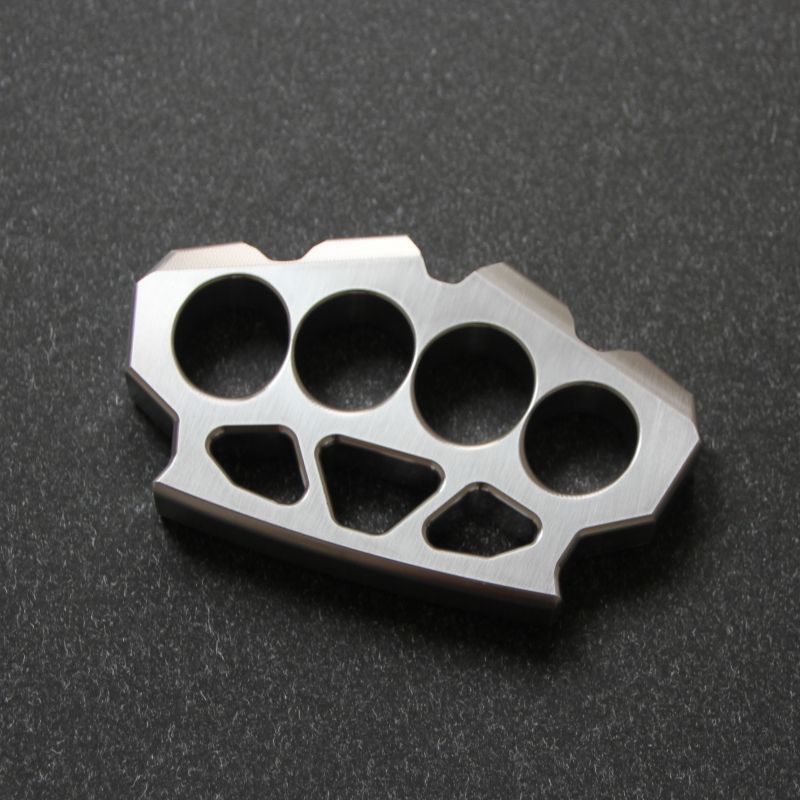 Creative Maple Leaf Style Tool in 304 Steel for Outdoor Use