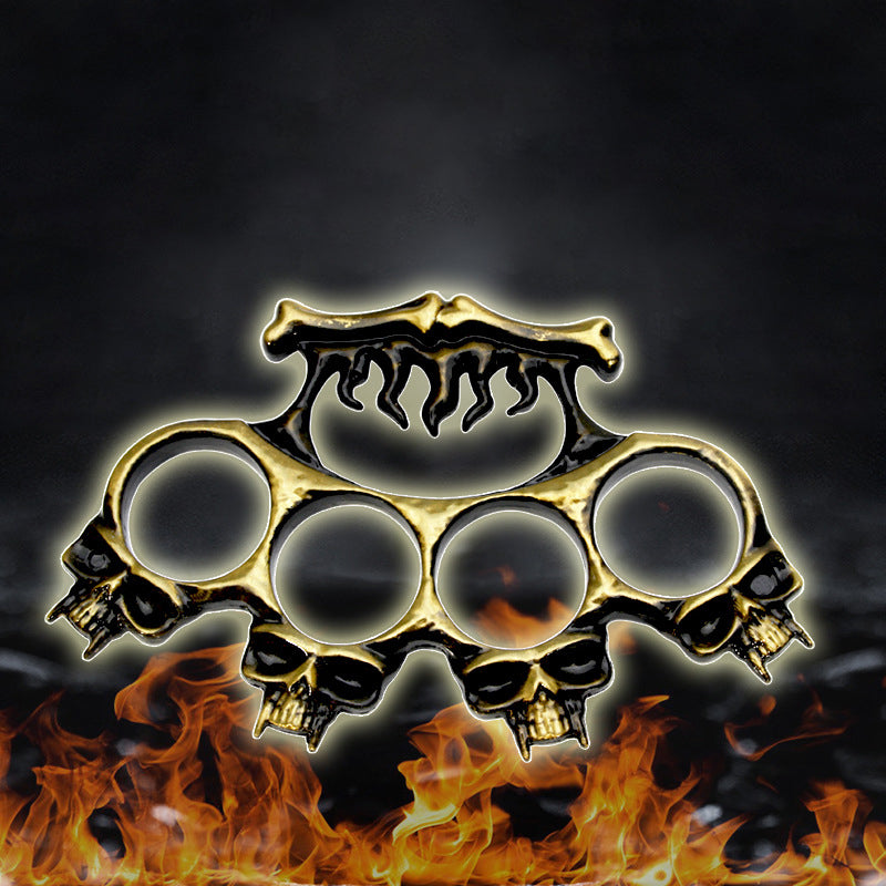 Flame Skull Design Four-Hole Outdoor Tool Made of Zinc Alloy