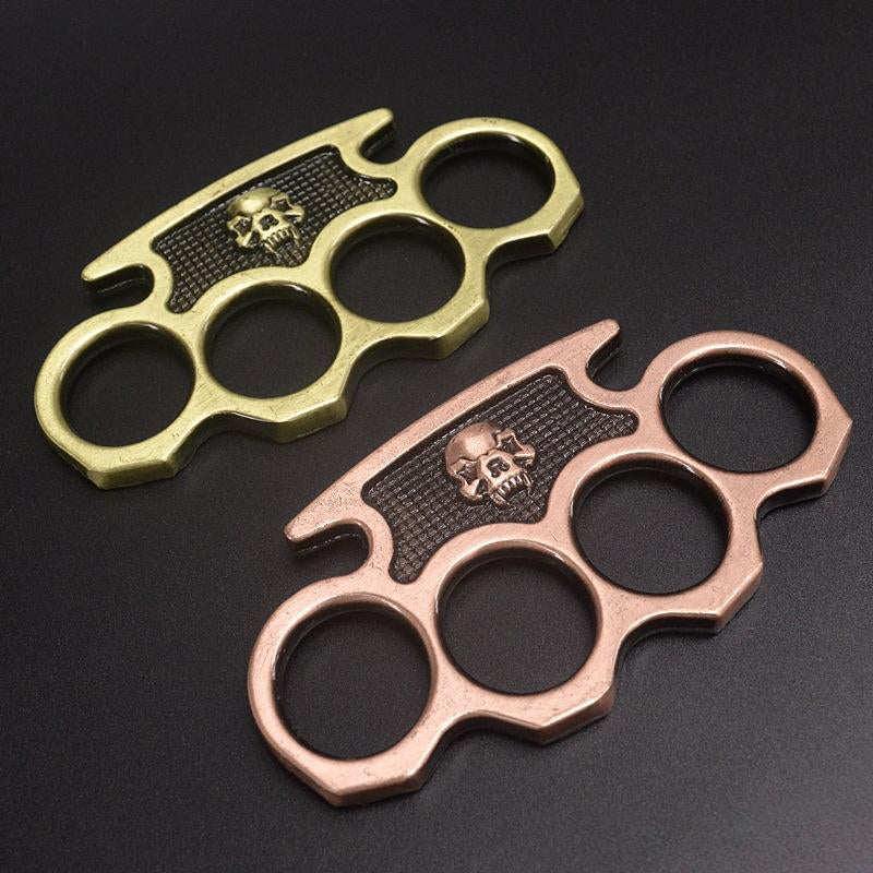 Outdoor EDC Tool with Small Skull Motif