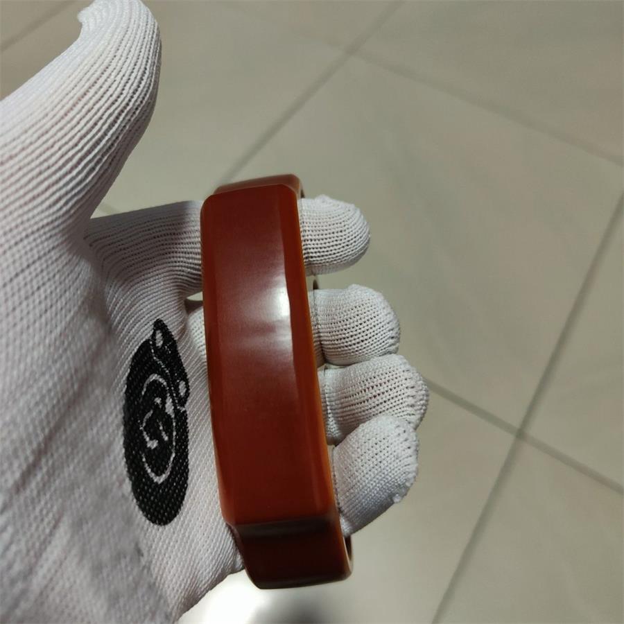 Lightweight Hand-Finished Outdoor Tool in Brown Classic Bakelite