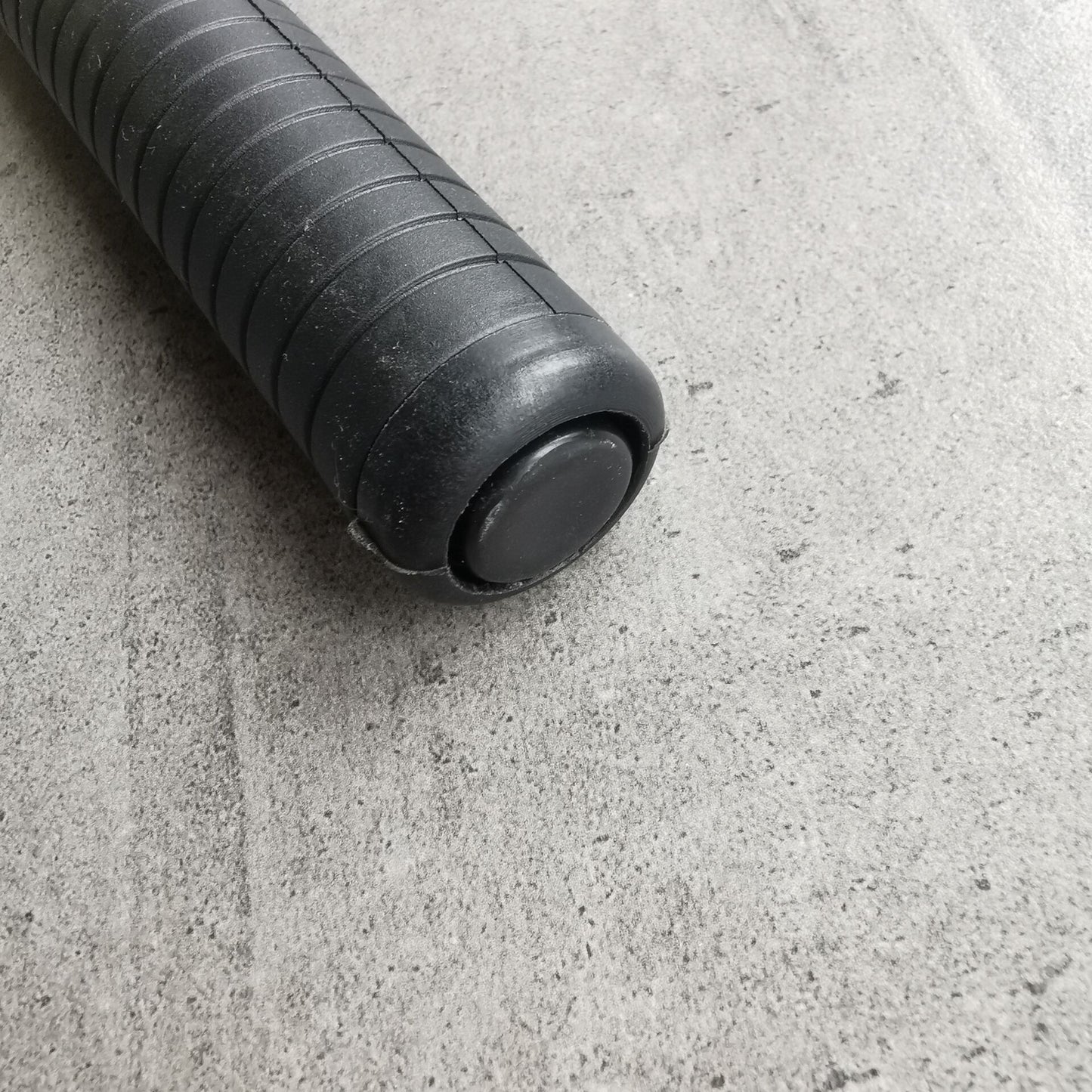 Personal EDC Outdoor Tool with Retractable Design