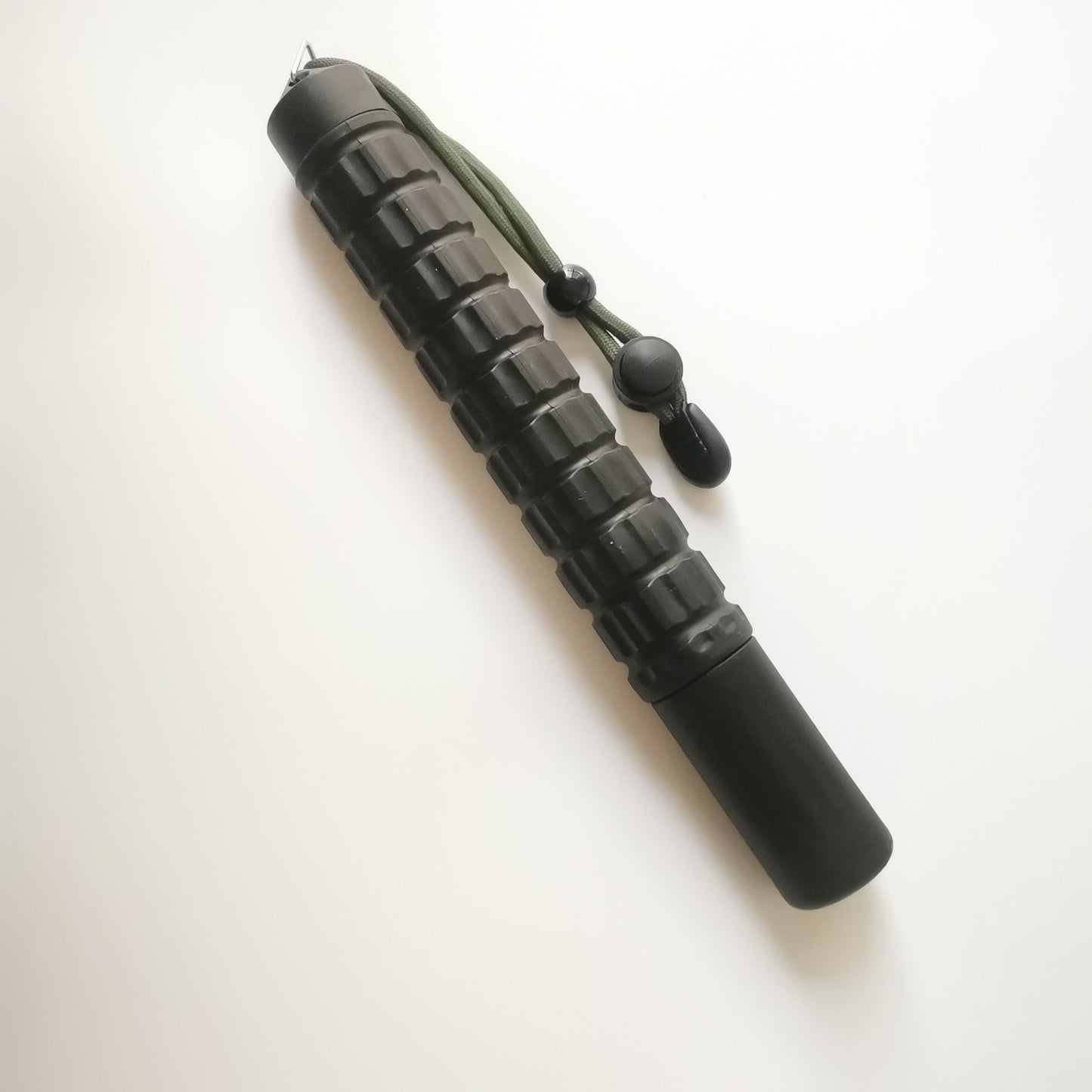 Personal EDC Outdoor Tool with Retractable Design