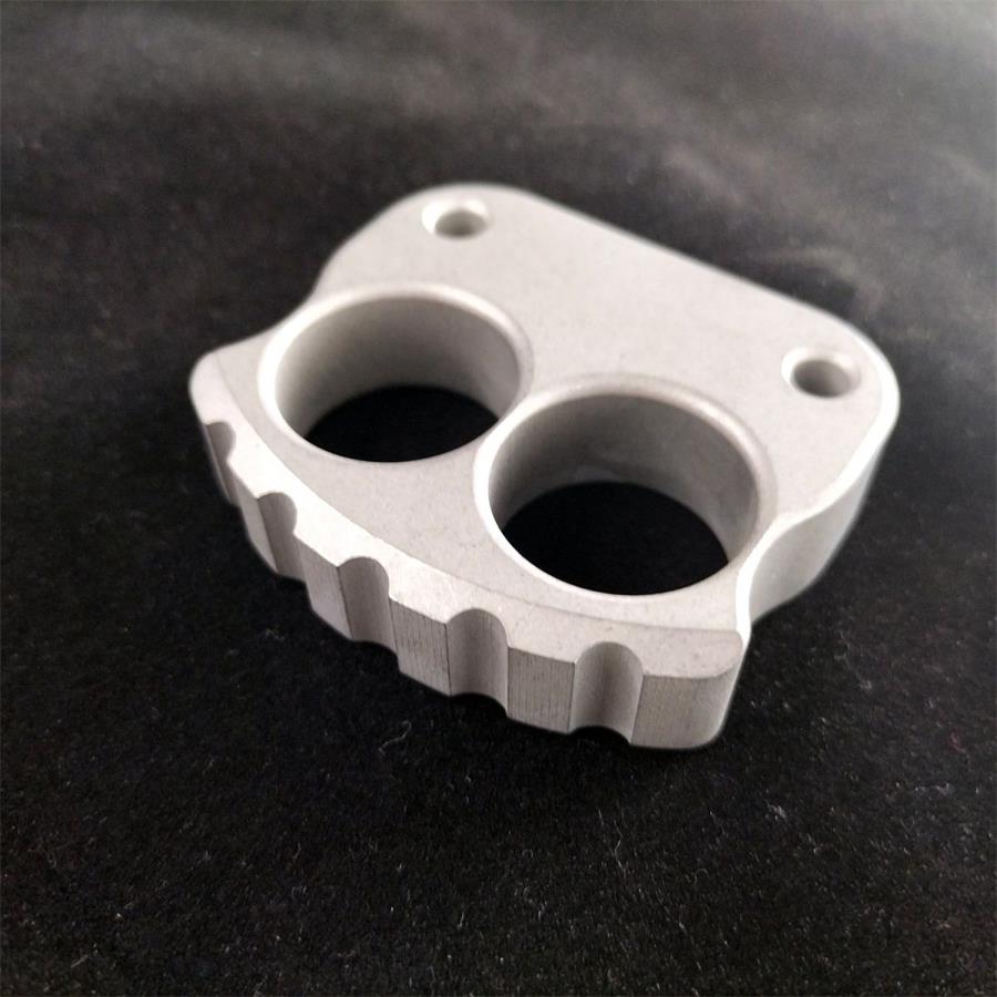 Portable EDC Tool with Skull Pattern and Thick Steel Build