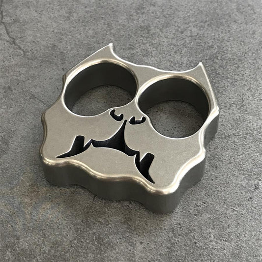 Titanium Dog Head Two-Hole Outdoor EDC Keychain Backpack Tool for Easy Carry