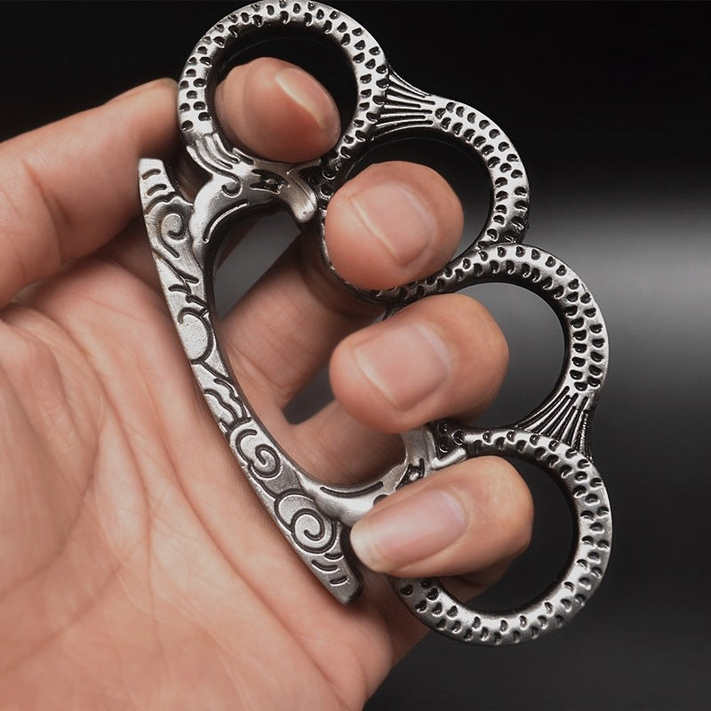EDC Outdoor Tool with Medusa Pattern and Portable Design