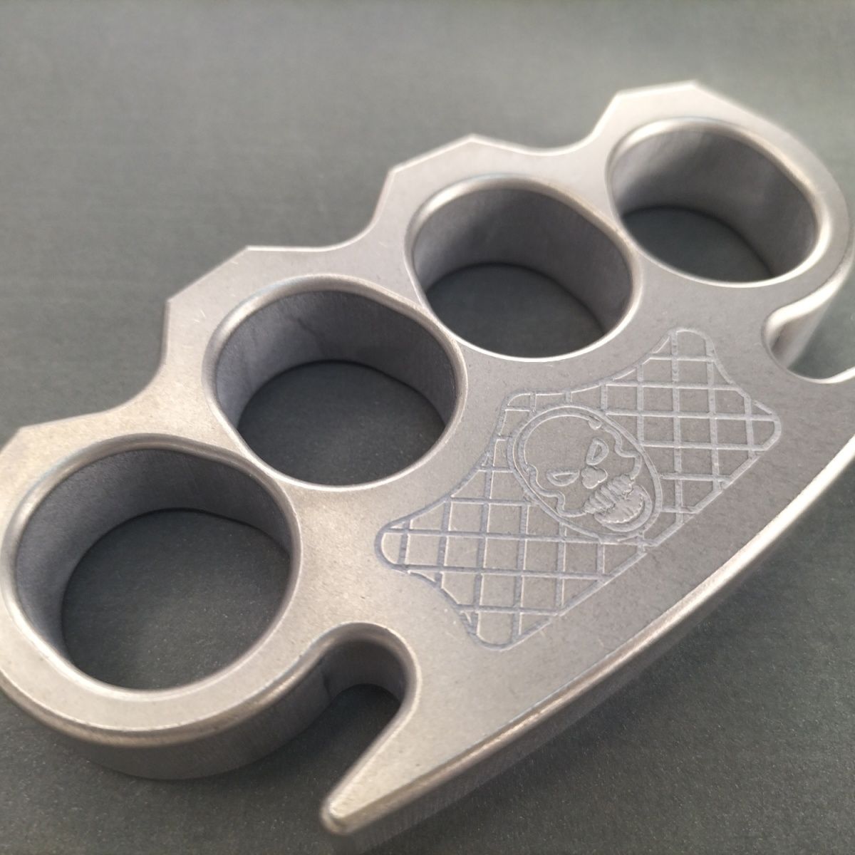 Stainless Steel Fine Wave and Large Hole Small Skull EDC Outdoor Tool