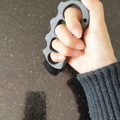 Outdoor EDC Tool with Carbon Fiber Pea Design