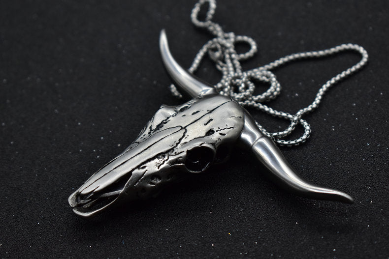 Outdoor Carry Tool with Bullhead Shape Crafted from Damascus Steel