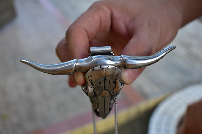 Outdoor Carry Tool with Bullhead Shape Crafted from Damascus Steel