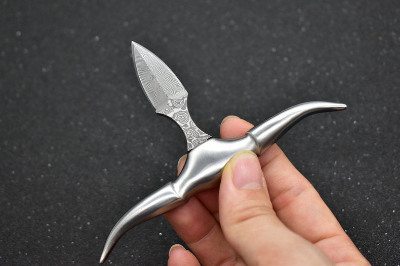 Outdoor Carry Tool with Bullhead Shape Crafted from Damascus Steel