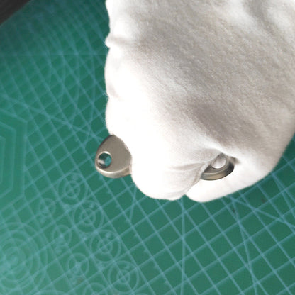 Necklace-Mounted EDC Tool Made of Titanium