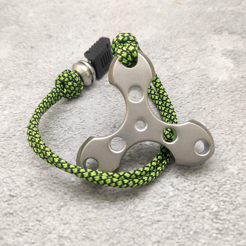 Necklace-Mounted EDC Tool Made of Titanium