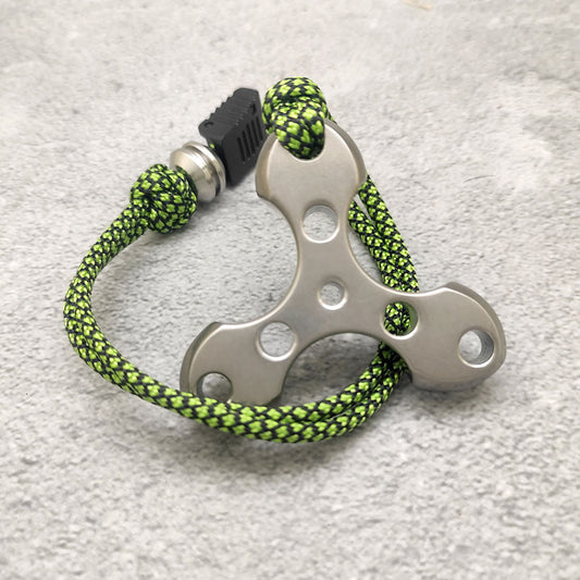 Necklace-Mounted EDC Tool Made of Titanium