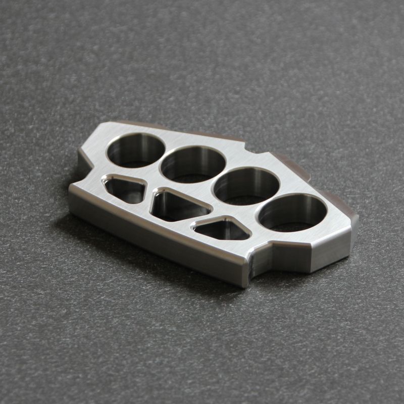 Creative Maple Leaf Style Tool in 304 Steel for Outdoor Use