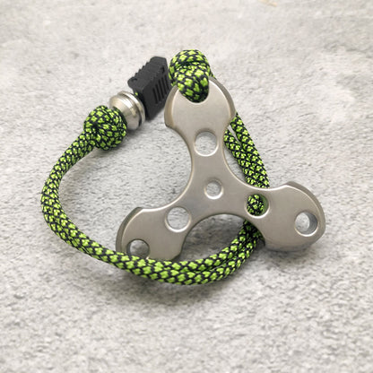 Necklace-Mounted EDC Tool Made of Titanium