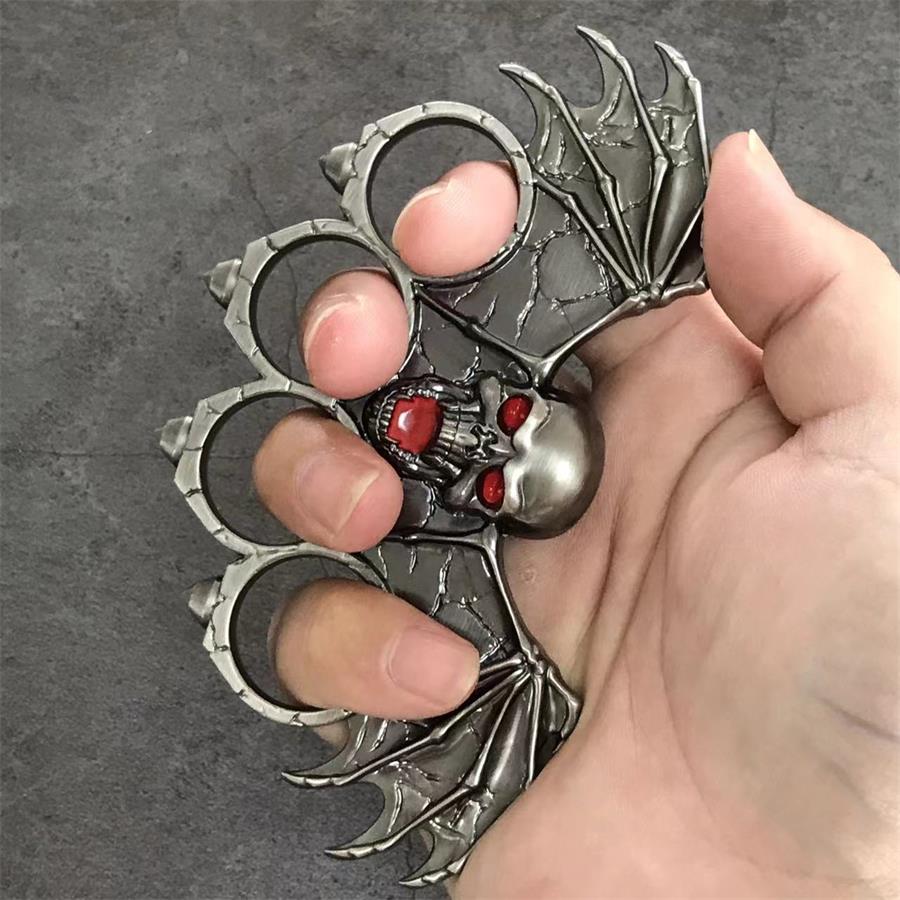 Creative Four-Hole Outdoor Tool with Bat-Shaped Zinc Alloy Structure