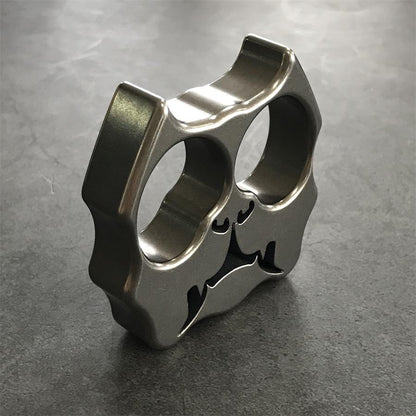 Titanium Dog Head Two-Hole Outdoor EDC Keychain Backpack Tool for Easy Carry