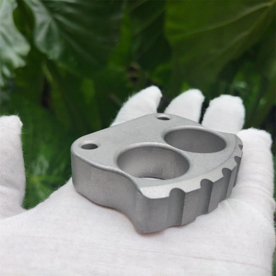 Portable EDC Tool with Skull Pattern and Thick Steel Build
