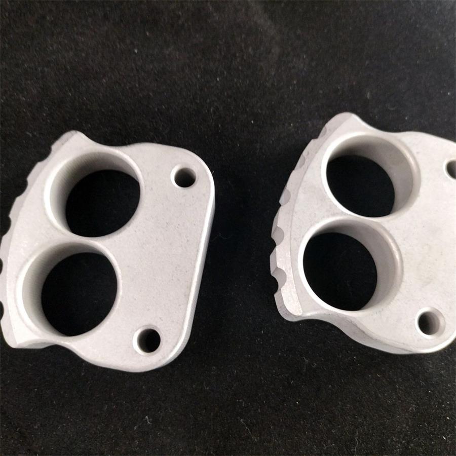 Portable EDC Tool with Skull Pattern and Thick Steel Build