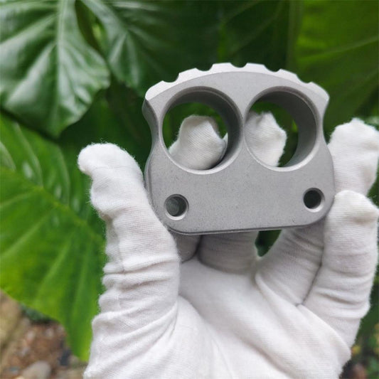 Portable EDC Tool with Skull Pattern and Thick Steel Build
