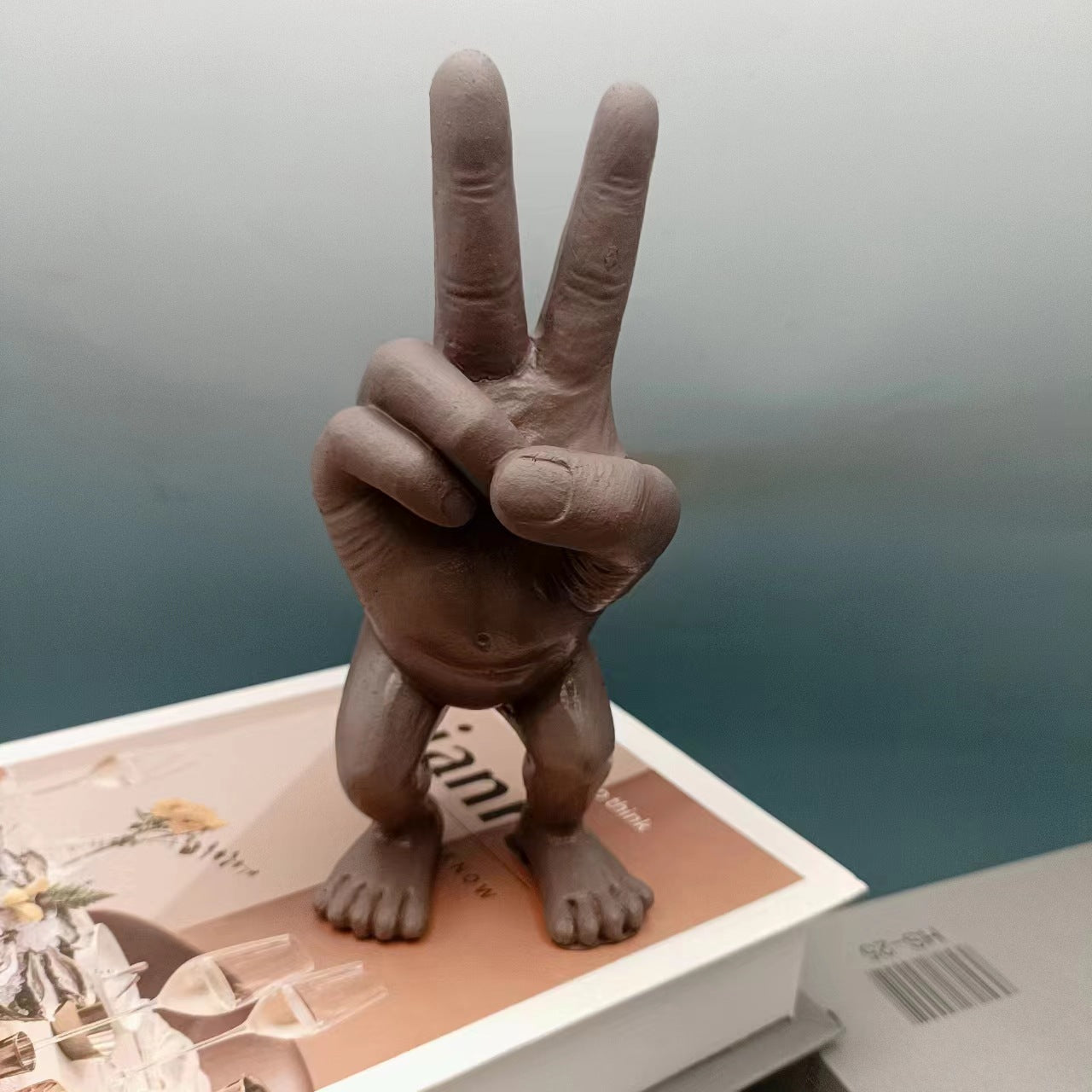 Finger Statue Prank Decor