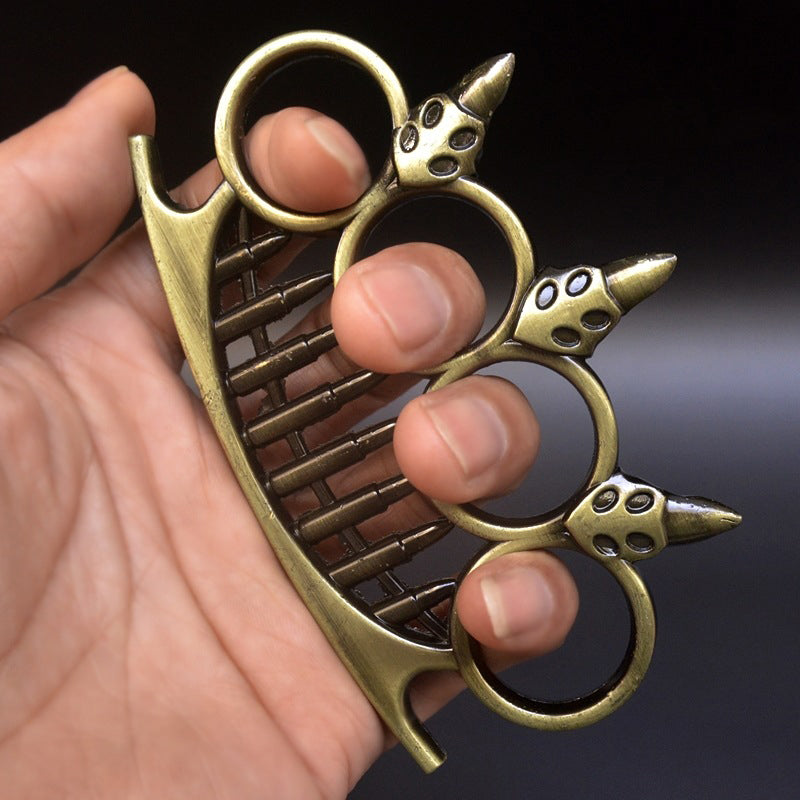 Smiling Fence Design Outdoor Tool in Zinc Alloy with Four-Hole