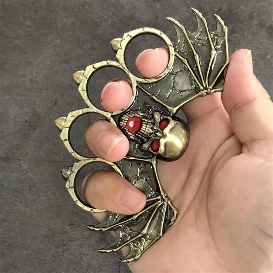 Creative Four-Hole Outdoor Tool with Bat-Shaped Zinc Alloy Structure