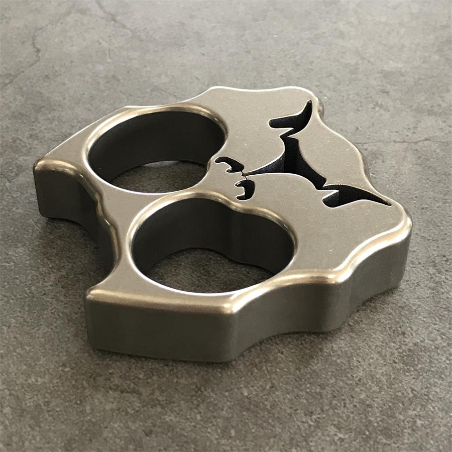 Titanium Dog Head Two-Hole Outdoor EDC Keychain Backpack Tool for Easy Carry
