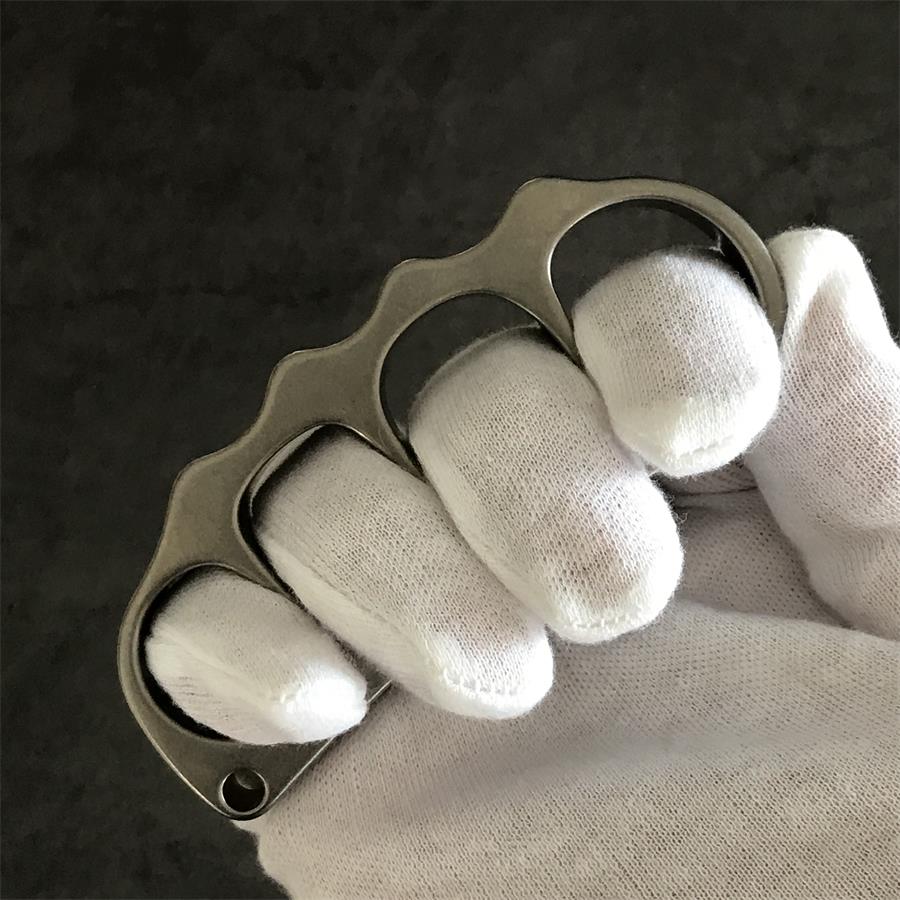 Outdoor EDC Tool Featuring Medium Titanium Pea Shape