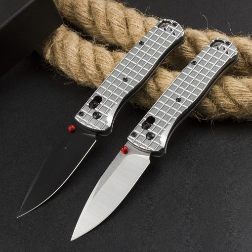 176cdb6ca5d80e220835e853657fc3d3 BM535 Bk-4 Checkered Aluminum Handle D2 Outdoor Folding Tool - Image 1