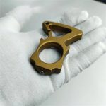 Keychain Self-Defense Tool with Knuckle Duster and Bottle Opener - 图片 3