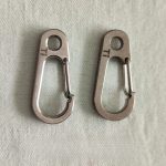 Titanium Spring Carabiner Keychain EDC Flashlight Clip Multi Tool - 图片 3