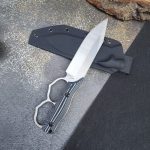 Outdoor Survival Knife with Dual Heart Knuckle Duster and Protective Sheath - 图片 3
