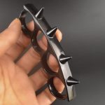 FingerGuard Tactical Knuckle Duster and Window Shattering Defense Tool - 图片 3