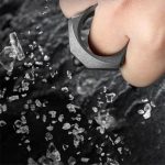 Minimalist Titanium Knuckle Duster Pendant for Single Finger Defense - 图片 17