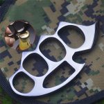 Sturdy Zinc Alloy Knuckle Duster with Practical Bottle Opening Feature - 图片 3