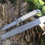 Folding Tactical Knife with Beef Bone Grip for Camping and Outdoor Use - 图片 6