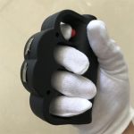 Knuckle Duster Stun Gun with Flashlight and Baton Functions - 图片 3