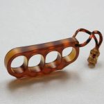 Large Amber Pea Knuckle Duster Defense EDC Tool - 图片 4