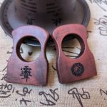 Dragon Tiger Mountain Lucky Wooden Finger Knuckle Duster Tool with Bagua Array - 图片 2