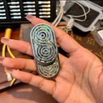 White Moonlight Shell EDC Push Spinner - 图片 4