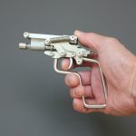 Stainless Steel Lancer: Vintage Rattleback Gun - 图片 4