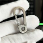 Titanium Spring Carabiner Keychain EDC Flashlight Clip Multi Tool - 图片 8