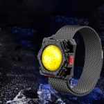 High-Intensity Outdoor Flashlight with Built-In Tools - 图片 6