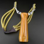 Wood Grain Camo Coyote Slingshot Competitive Defense Tool - 图片 2